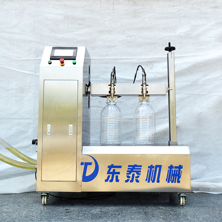 俱往矣，數(shù)風(fēng)流人物，還看東泰半自動(dòng)食用油灌裝機(jī)